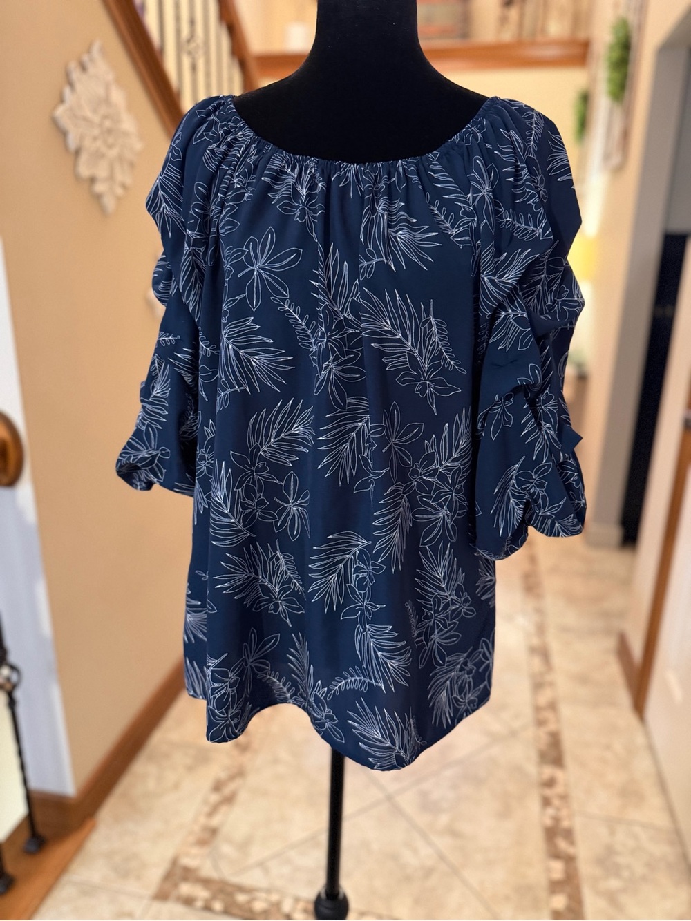 Above and Beyond Navy Blue Tropical Floral Ruffle Sleeve Boho Blouse Size M